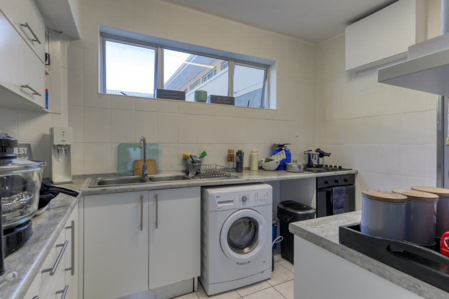 3 Bedroom Property for Sale in Sea Point Western Cape